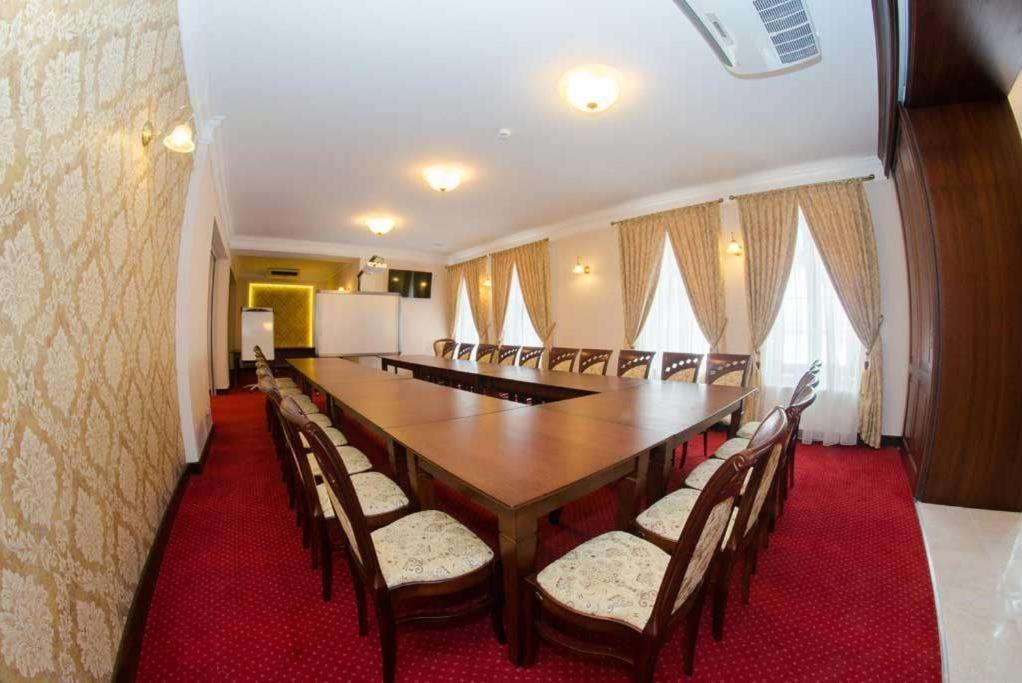 Palac Mysleta Uzdowo Kültér fotó